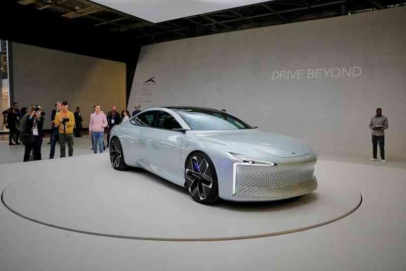 VinFast VF 6, 7, 8, 9 đang chinh phục người Pháp tại Paris Motor Show 2022 - Ảnh 3. VinFast VF 6, 7, 8, 9 đang chinh phục người Pháp tại Paris Motor Show 2022 - Ảnh 3.