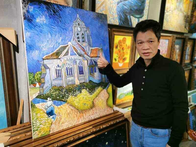 Làng tranh giả lớn nhất thế giới và hành trình tìm thấy chính mình của thợ vẽ sau 20 năm chép tranh Van Gogh - Ảnh 15. Làng tranh giả lớn nhất thế giới và hành trình tìm thấy chính mình của thợ vẽ sau 20 năm chép tranh Van Gogh - Ảnh 15.