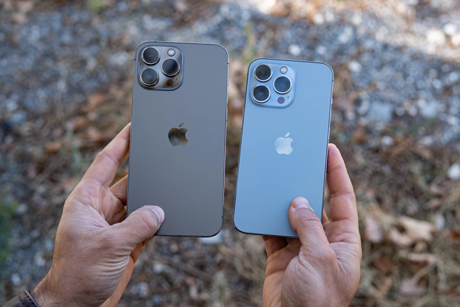 Giá iPhone 13 bất ngờ tăng cao sau khi iPhone 14 ra mắt - 2