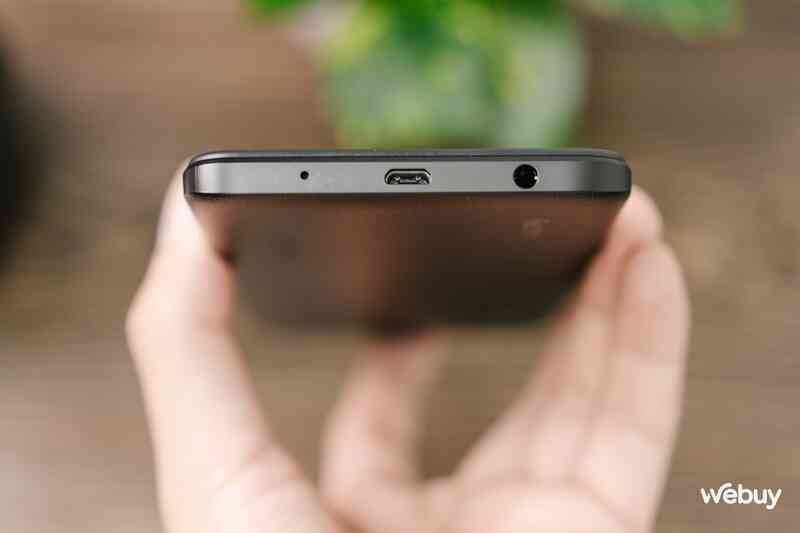 Redmi A1: Smartphone giá 2 triệu có mặt lưng giả da, pin 5000mAh