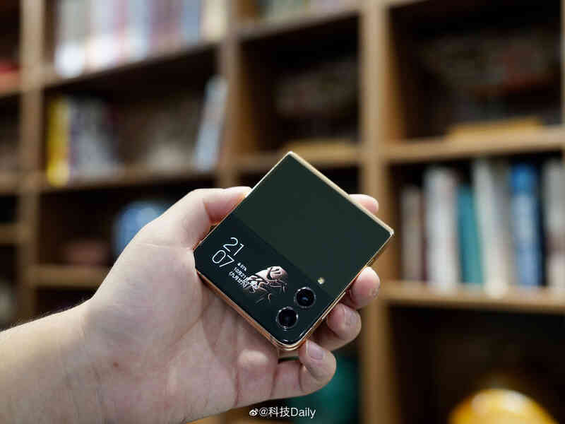 Samsung W23 và W23 Flip: Bản đổi tên của Galaxy Z Fold4 và Z Flip4 nhưng xịn hơn và đắt hơn