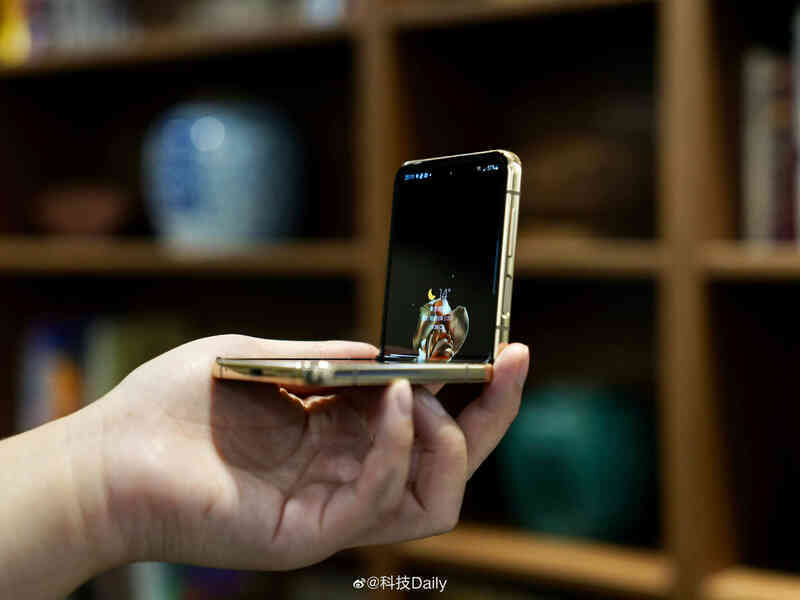Samsung W23 và W23 Flip: Bản đổi tên của Galaxy Z Fold4 và Z Flip4 nhưng xịn hơn và đắt hơn