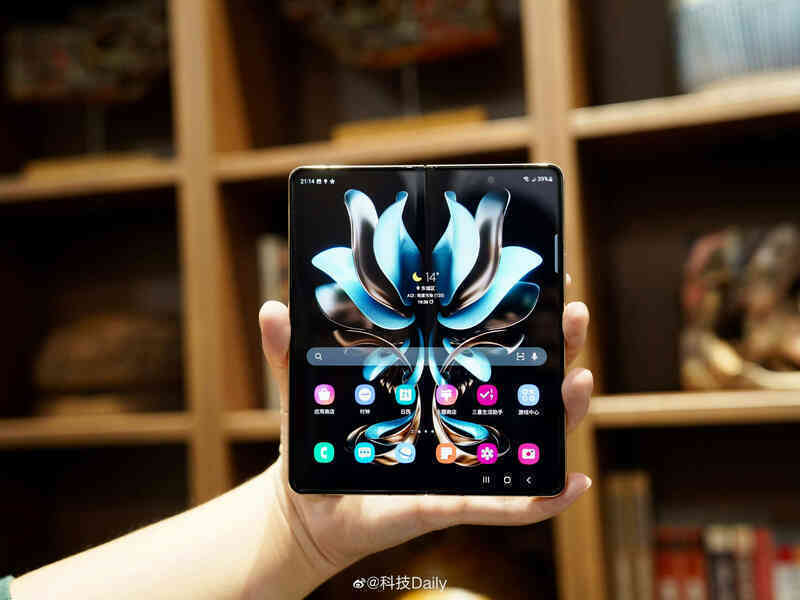 Samsung W23 và W23 Flip: Bản đổi tên của Galaxy Z Fold4 và Z Flip4 nhưng xịn hơn và đắt hơn