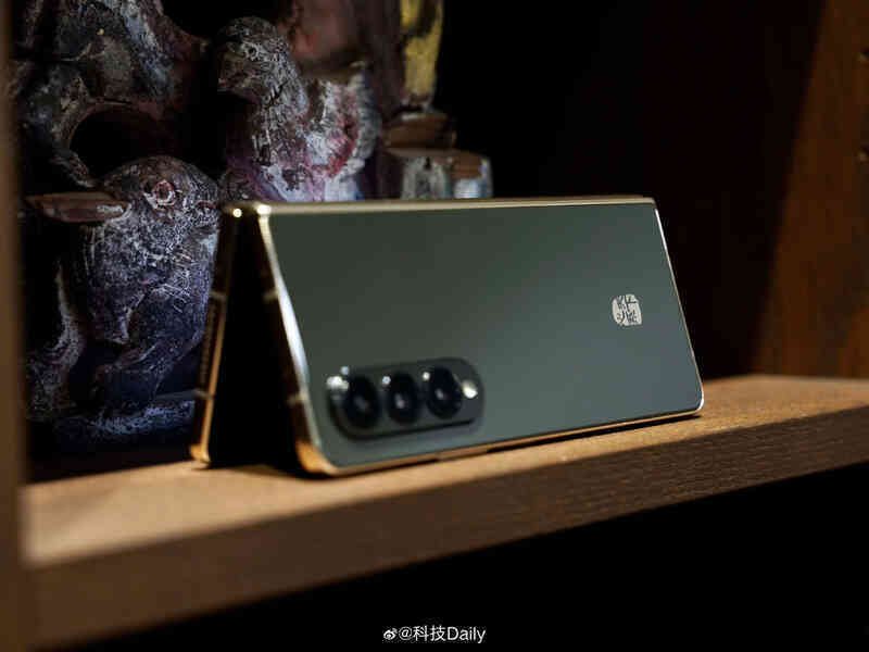 Samsung W23 và W23 Flip: Bản đổi tên của Galaxy Z Fold4 và Z Flip4 nhưng xịn hơn và đắt hơn