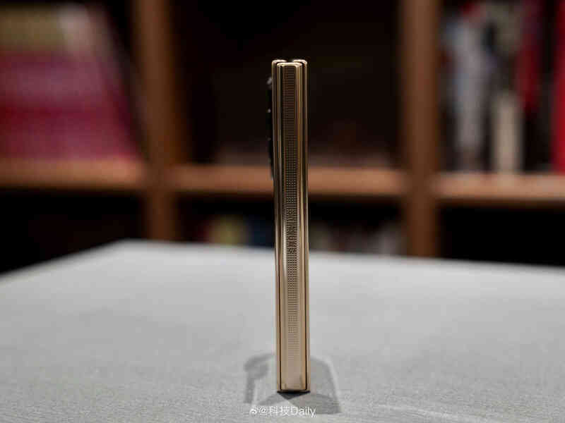 Samsung W23 và W23 Flip: Bản đổi tên của Galaxy Z Fold4 và Z Flip4 nhưng xịn hơn và đắt hơn