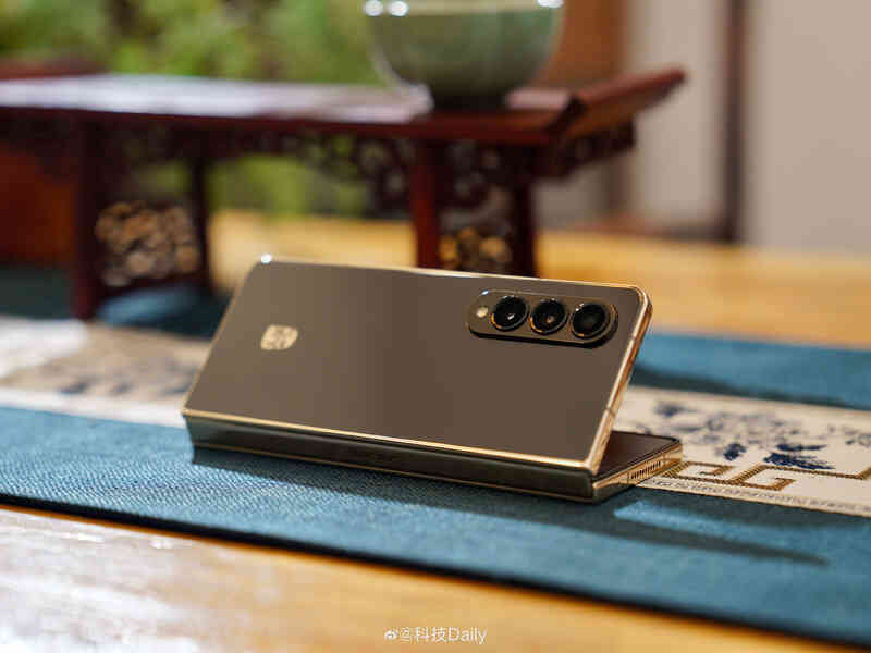 Samsung W23 và W23 Flip: Bản đổi tên của Galaxy Z Fold4 và Z Flip4 nhưng xịn hơn và đắt hơn