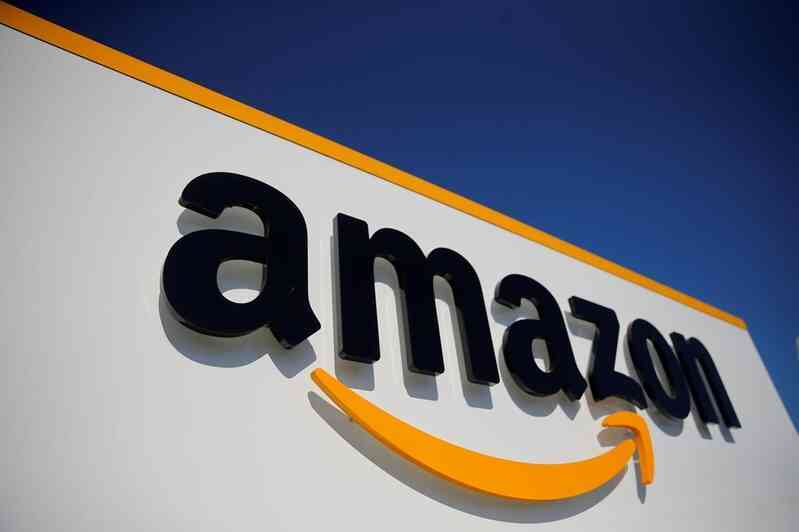Sau gần 3 năm ly hôn, vợ cũ Jeff Bezos còn nhận bao nhiêu tiền từ Amazon mỗi năm? Dù đã cho đi rất nhiều nhưng con số vẫn gây choáng ngợp - Ảnh 2. Sau gần 3 năm ly hôn, vợ cũ Jeff Bezos còn nhận bao nhiêu tiền từ Amazon mỗi năm? Dù đã cho đi rất nhiều nhưng con số vẫn gây choáng ngợp - Ảnh 2.