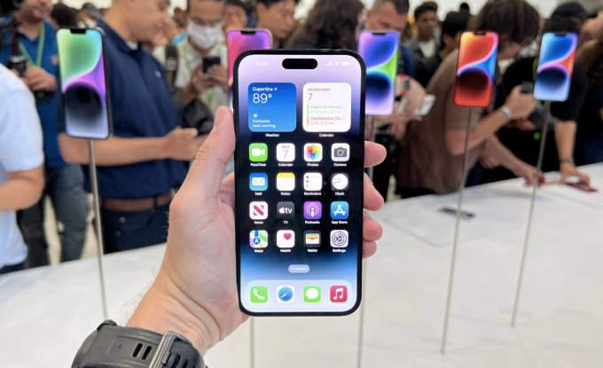 Cháy hàng tại Việt Nam, giá iPhone 14 Pro Max xách tay bất ngờ tăng mạnh, cao hơn chính hãng tới 5 triệu đồng
