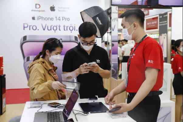 iPhone 14 và iPhone 14 Plus giảm đến 12 triệu đồng sau hơn 1 tuần lên kệ