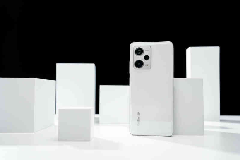Xiaomi ra mắt điện thoại 8 triệu có sạc nhanh 210W, camera 200MP