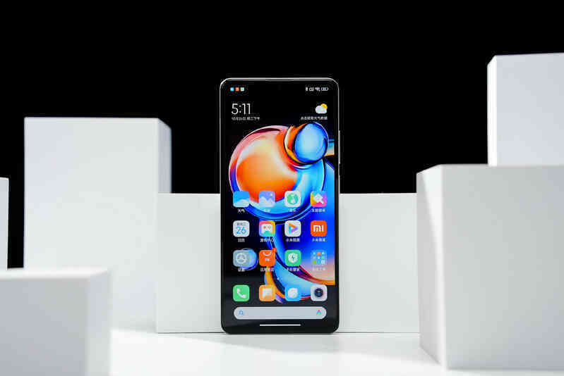 Xiaomi ra mắt điện thoại 8 triệu có sạc nhanh 210W, camera 200MP