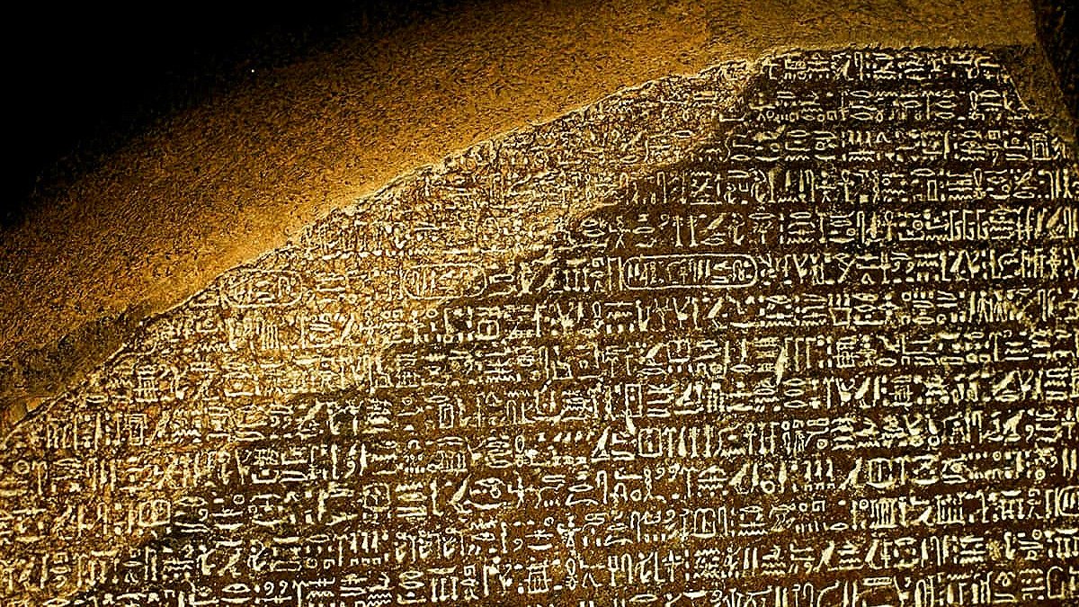 Đá Rosetta: Giải mã những chữ tượng hình bí ẩn của Ai Cập cổ đại
