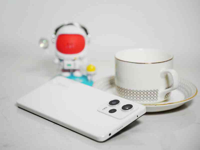 Ảnh thực tế Redmi Note 12 Pro: Thiết kế quen thuộc, chip Dimensity 1080, giá dưới 6 triệu đồng - Ảnh 4. Ảnh thực tế Redmi Note 12 Pro: Thiết kế quen thuộc, chip Dimensity 1080, giá dưới 6 triệu đồng - Ảnh 4.