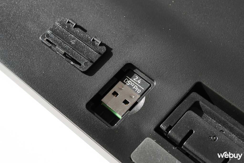 Trên tay bàn phím Razer DeathStalker V2 Pro và chuột Basilisk V3 Pro: Đúng chất một cặp bài trùng - Ảnh 12. Trên tay bàn phím Razer DeathStalker V2 Pro và chuột Basilisk V3 Pro: Đúng chất một cặp bài trùng - Ảnh 12.