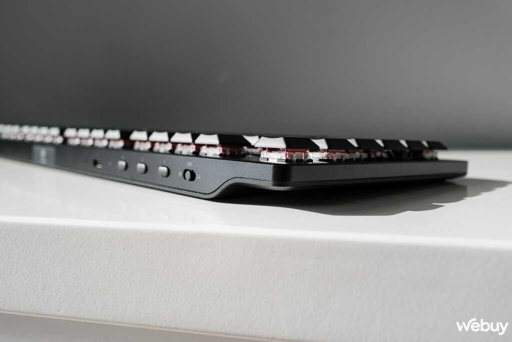 Trên tay bàn phím Razer DeathStalker V2 Pro và chuột Basilisk V3 Pro: Đúng chất một cặp bài trùng - Ảnh 13. Trên tay bàn phím Razer DeathStalker V2 Pro và chuột Basilisk V3 Pro: Đúng chất một cặp bài trùng - Ảnh 13.