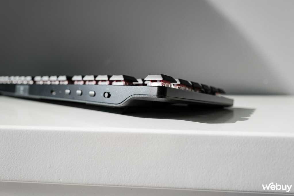 Trên tay bàn phím Razer DeathStalker V2 Pro và chuột Basilisk V3 Pro: Đúng chất một cặp bài trùng - Ảnh 14. Trên tay bàn phím Razer DeathStalker V2 Pro và chuột Basilisk V3 Pro: Đúng chất một cặp bài trùng - Ảnh 14.