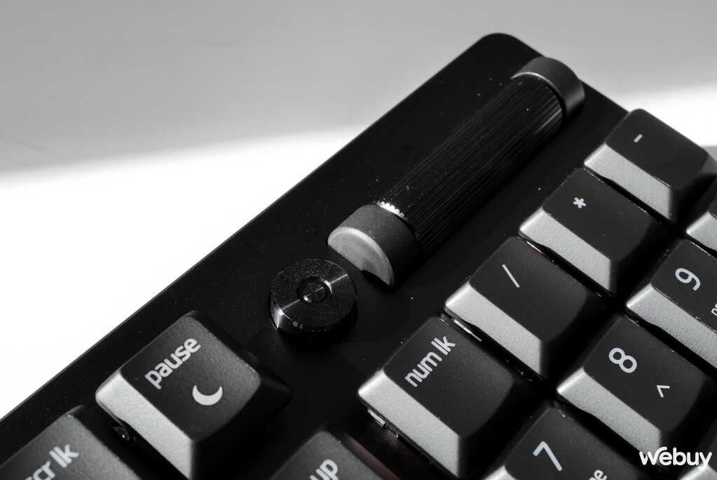 Trên tay bàn phím Razer DeathStalker V2 Pro và chuột Basilisk V3 Pro: Đúng chất một cặp bài trùng - Ảnh 16. Trên tay bàn phím Razer DeathStalker V2 Pro và chuột Basilisk V3 Pro: Đúng chất một cặp bài trùng - Ảnh 16.