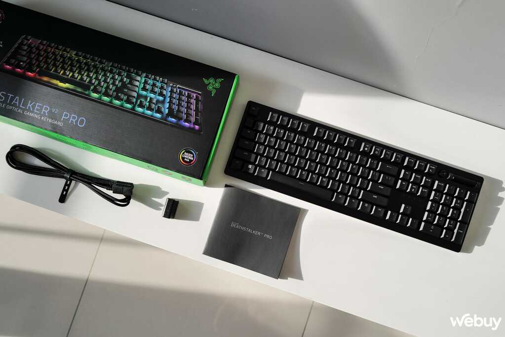 Trên tay bàn phím Razer DeathStalker V2 Pro và chuột Basilisk V3 Pro: Đúng chất một cặp bài trùng - Ảnh 3. Trên tay bàn phím Razer DeathStalker V2 Pro và chuột Basilisk V3 Pro: Đúng chất một cặp bài trùng - Ảnh 3.