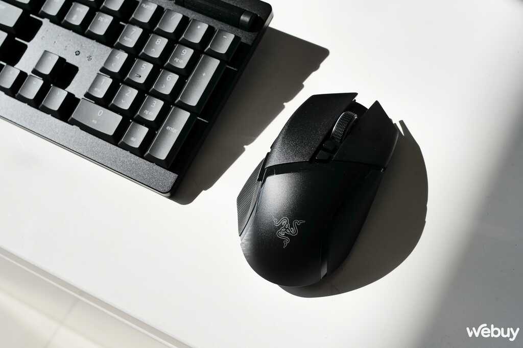 Trên tay bàn phím Razer DeathStalker V2 Pro và chuột Basilisk V3 Pro: Đúng chất một cặp bài trùng - Ảnh 23. Trên tay bàn phím Razer DeathStalker V2 Pro và chuột Basilisk V3 Pro: Đúng chất một cặp bài trùng - Ảnh 23.