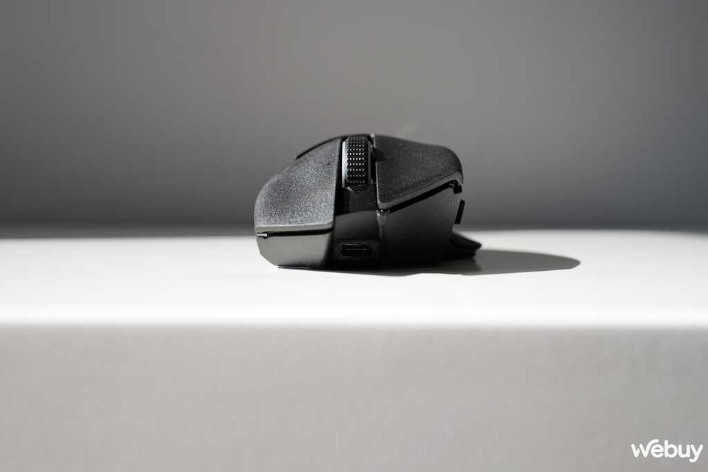 Trên tay bàn phím Razer DeathStalker V2 Pro và chuột Basilisk V3 Pro: Đúng chất một cặp bài trùng - Ảnh 29. Trên tay bàn phím Razer DeathStalker V2 Pro và chuột Basilisk V3 Pro: Đúng chất một cặp bài trùng - Ảnh 29.