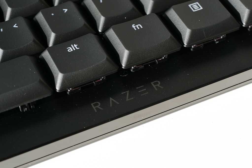 Trên tay bàn phím Razer DeathStalker V2 Pro và chuột Basilisk V3 Pro: Đúng chất một cặp bài trùng - Ảnh 6. Trên tay bàn phím Razer DeathStalker V2 Pro và chuột Basilisk V3 Pro: Đúng chất một cặp bài trùng - Ảnh 6.