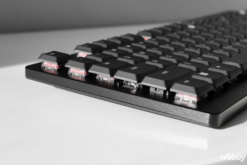 Trên tay bàn phím Razer DeathStalker V2 Pro và chuột Basilisk V3 Pro: Đúng chất một cặp bài trùng - Ảnh 7. Trên tay bàn phím Razer DeathStalker V2 Pro và chuột Basilisk V3 Pro: Đúng chất một cặp bài trùng - Ảnh 7.