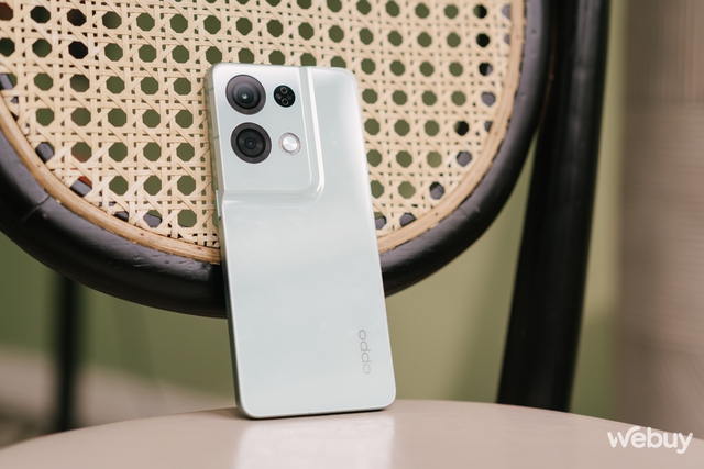 Mở hộp OPPO Reno8 Pro 5G: Hướng tới nhiếp ảnh với camera 50MP và chip MariSilicon X, sạc siêu nhanh SuperVOOC 80W