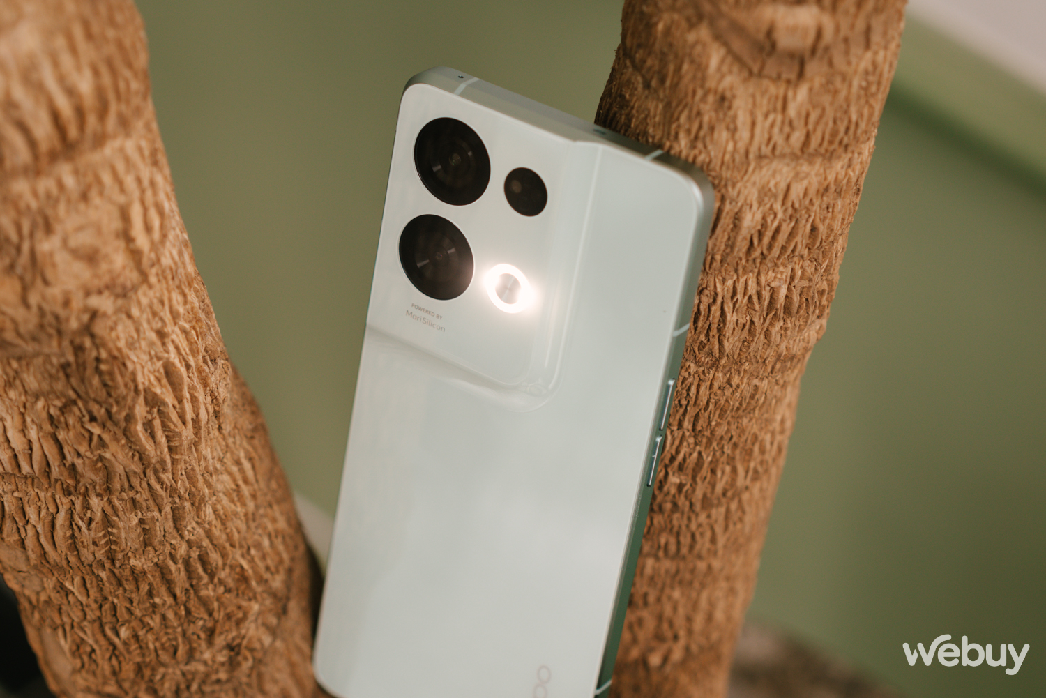 Mở hộp OPPO Reno8 Pro 5G: Hướng tới nhiếp ảnh với camera 50MP và chip MariSilicon X, sạc siêu nhanh SuperVOOC 80W - Ảnh 9. Mở hộp OPPO Reno8 Pro 5G: Hướng tới nhiếp ảnh với camera 50MP và chip MariSilicon X, sạc siêu nhanh SuperVOOC 80W - Ảnh 9.