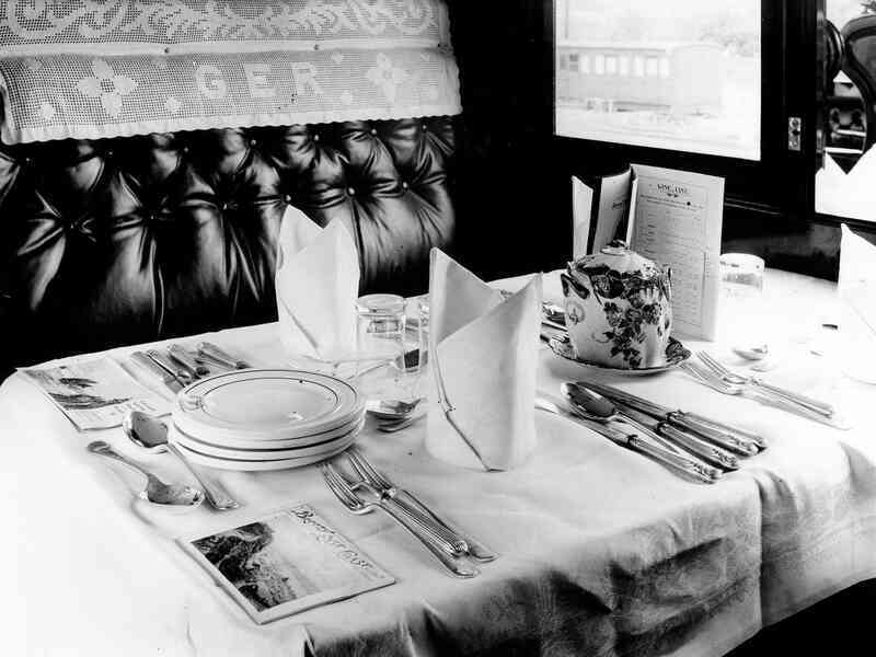 Những bức ảnh hiếm hoi về tàu hỏa hạng sang những năm 1900 - 1940 - Ảnh 4. Những bức ảnh hiếm hoi về tàu hỏa hạng sang những năm 1900 - 1940 - Ảnh 4.