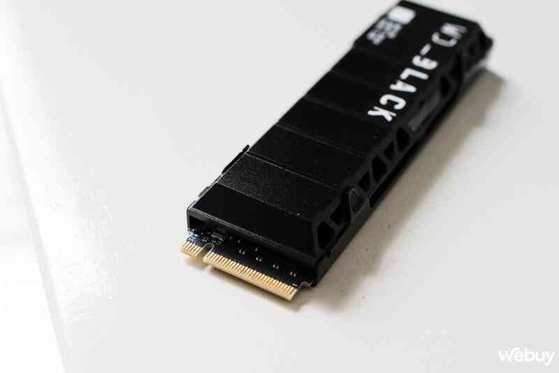 Đánh giá nhanh ổ cứng SSD NVMe WD_BLACK SN850 dành cho PS5: Vẫn thuộc hàng đầu bảng nhưng được dán thêm logo PlayStation trên hộp