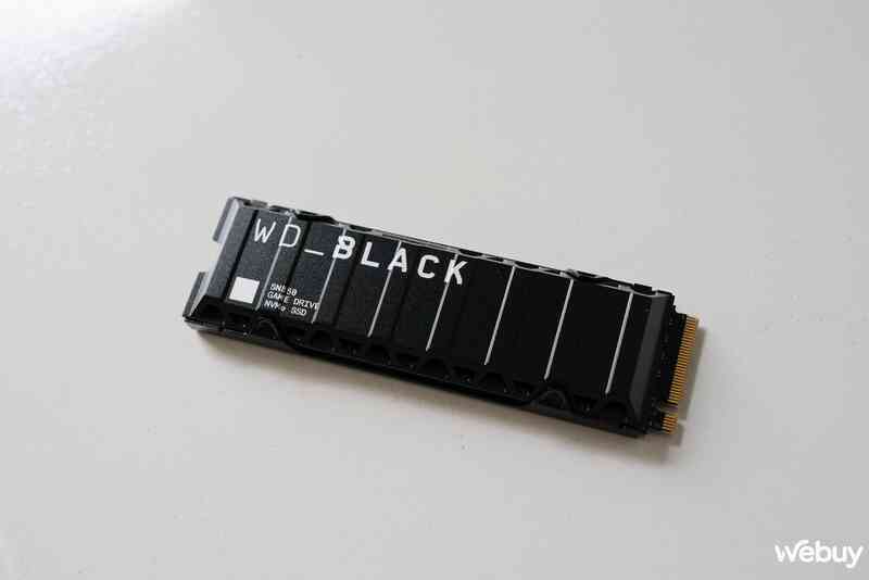 Đánh giá nhanh ổ cứng SSD NVMe WD_BLACK SN850 dành cho PS5: Vẫn thuộc hàng đầu bảng nhưng được dán thêm logo PlayStation trên hộp - Ảnh 6.