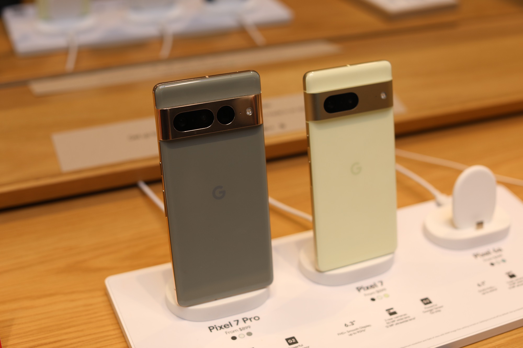 Bộ đôi Google Pixel 7 và Pixel 7 Pro chính thức ra mắt, thiết kế gần như không đổi, nâng cấp đáng kể khả năng chụp ảnh, quay phim