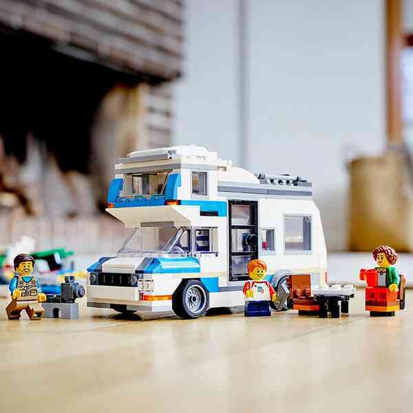 Gã khổng lồ LEGO: Từ xưởng mộc nhỏ phá sản đến doanh nghiệp được ví như "Apple của thế giới đồ chơi", mỗi ngày bán 600.000 bộ xếp hình