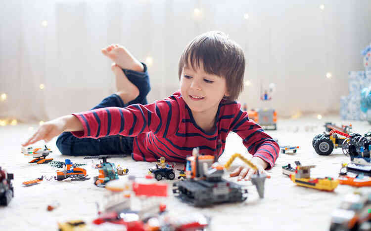 Gã khổng lồ LEGO: Từ xưởng mộc nhỏ phá sản đến doanh nghiệp được ví như Apple của thế giới đồ chơi, mỗi ngày bán 600.000 bộ xếp hình - Ảnh 2.