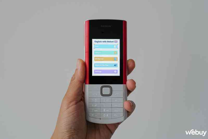 Mở hộp điện thoại "cục gạch" Nokia tích hợp tai nghe không dây, giá 1.79 triệu đồng - Ảnh 5. Mở hộp điện thoại "cục gạch" Nokia tích hợp tai nghe không dây, giá 1.79 triệu đồng - Ảnh 5.