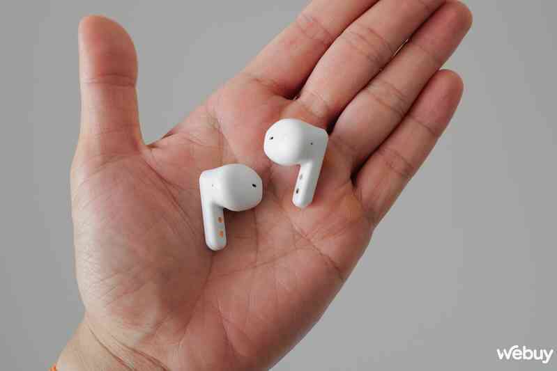 Mở hộp điện thoại "cục gạch" Nokia tích hợp tai nghe không dây, giá 1.79 triệu đồng - Ảnh 9. Mở hộp điện thoại "cục gạch" Nokia tích hợp tai nghe không dây, giá 1.79 triệu đồng - Ảnh 9.