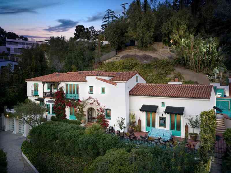 Tuổi 47 của triệu phú Hollywood: Đầu tư nghề tay trái như in ra tiền, tài sản 7.400 tỷ đồng sống dư dả cả đời - Ảnh 3. Tuổi 47 của triệu phú Hollywood: Đầu tư nghề tay trái như in ra tiền, tài sản 7.400 tỷ đồng sống dư dả cả đời - Ảnh 3.