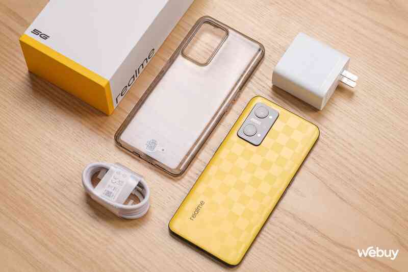 Điện thoại realme giá chỉ hơn 5 triệu nhưng có chip Snapdragon 870, màn hình OLED 120Hz, sạc nhanh 80W - Ảnh 2. Điện thoại realme giá chỉ hơn 5 triệu nhưng có chip Snapdragon 870, màn hình OLED 120Hz, sạc nhanh 80W - Ảnh 2.