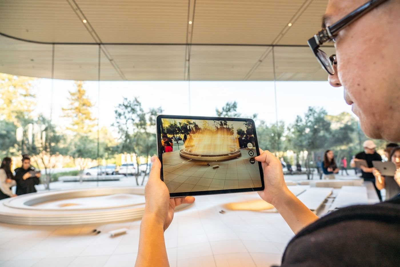 Sau Meta, Apple cũng đang xây dựng một 'metaverse thứ hai' cho riêng mình? - Ảnh 3. Sau Meta, Apple cũng đang xây dựng một 'metaverse thứ hai' cho riêng mình? - Ảnh 3.