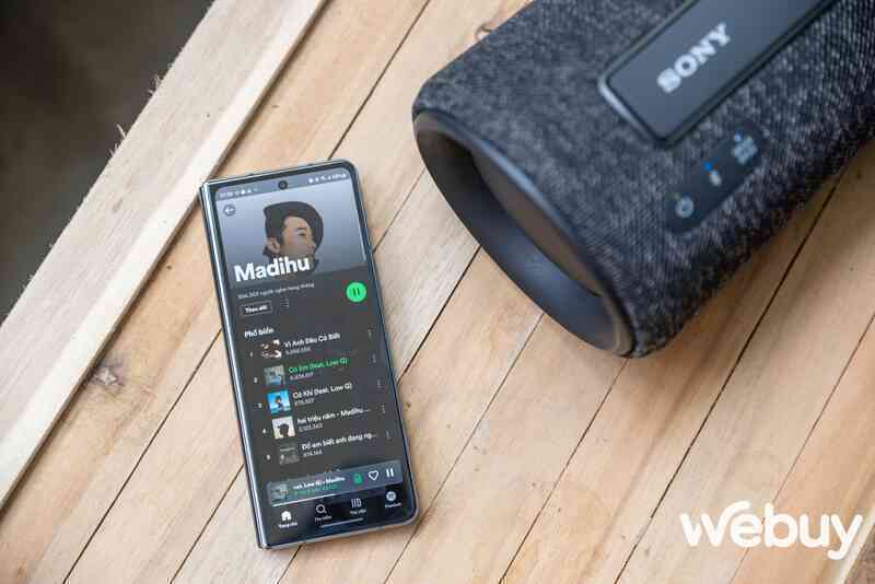 Trải nghiệm nhanh Sony SRS-XG300: Thiết kế hiện đại, chất âm mạnh mẽ, giá gần 8 triệu đồng - Ảnh 11. Trải nghiệm nhanh Sony SRS-XG300: Thiết kế hiện đại, chất âm mạnh mẽ, giá gần 8 triệu đồng - Ảnh 11.