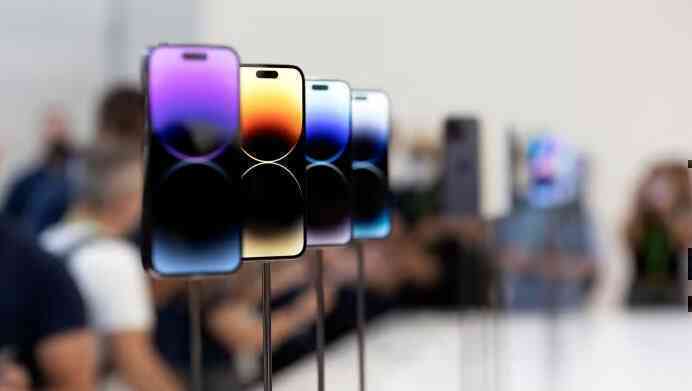 Thế tiến thoái lưỡng nan của Apple ở Trung Quốc: Từ ưu thế giá rẻ trở thành gánh nặng - Ảnh 1. Thế tiến thoái lưỡng nan của Apple ở Trung Quốc: Từ ưu thế giá rẻ trở thành gánh nặng - Ảnh 1.