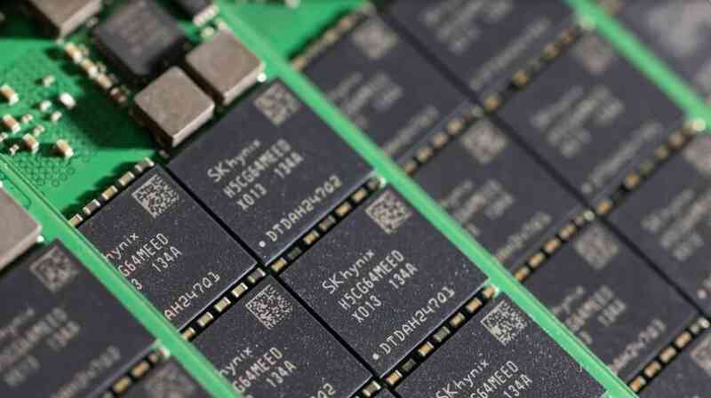 Thế tiến thoái lưỡng nan của Apple ở Trung Quốc: Từ ưu thế giá rẻ trở thành gánh nặng - Ảnh 2. Thế tiến thoái lưỡng nan của Apple ở Trung Quốc: Từ ưu thế giá rẻ trở thành gánh nặng - Ảnh 2.