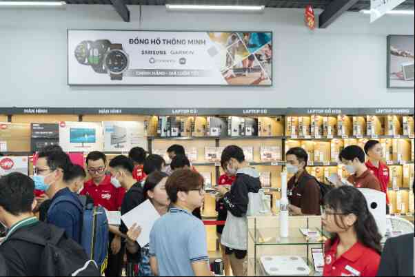CellphoneS ưu đãi giảm đến 50% mừng 100 cửa hàng toàn quốc - Ảnh 3. CellphoneS ưu đãi giảm đến 50% mừng 100 cửa hàng toàn quốc - Ảnh 3.