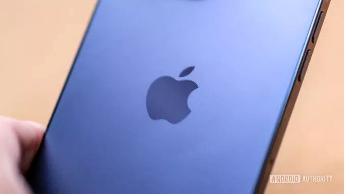 iPhone được làm ở đâu? Hành trình từ linh kiện đến khi tạo ra một chiếc iPhone hoàn chỉnh - Ảnh 3. iPhone được làm ở đâu? Hành trình từ linh kiện đến khi tạo ra một chiếc iPhone hoàn chỉnh - Ảnh 3.