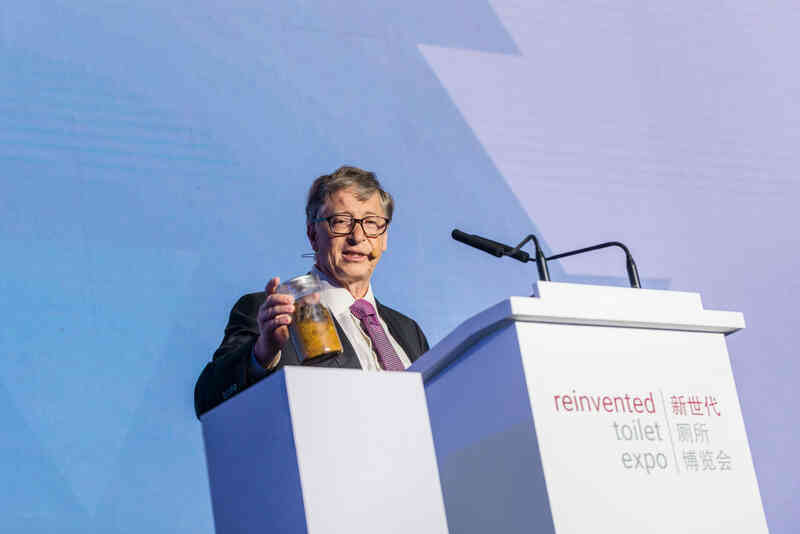 Bill Gates vừa tiết lộ hành động gây sốc: Uống nước lọc từ chất thải con người trong nhiều năm - Ảnh 3. Bill Gates vừa tiết lộ hành động gây sốc: Uống nước lọc từ chất thải con người trong nhiều năm - Ảnh 3.