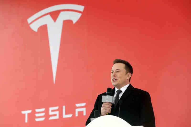 Elon Musk mải mê với Twitter, vốn hóa Tesla giảm thê thảm gần 700 tỷ USD, tương đương 6 lần giá trị Starbucks,12 lần giá trị Ford - Ảnh 2. Elon Musk mải mê với Twitter, vốn hóa Tesla giảm thê thảm gần 700 tỷ USD, tương đương 6 lần giá trị Starbucks,12 lần giá trị Ford - Ảnh 2.