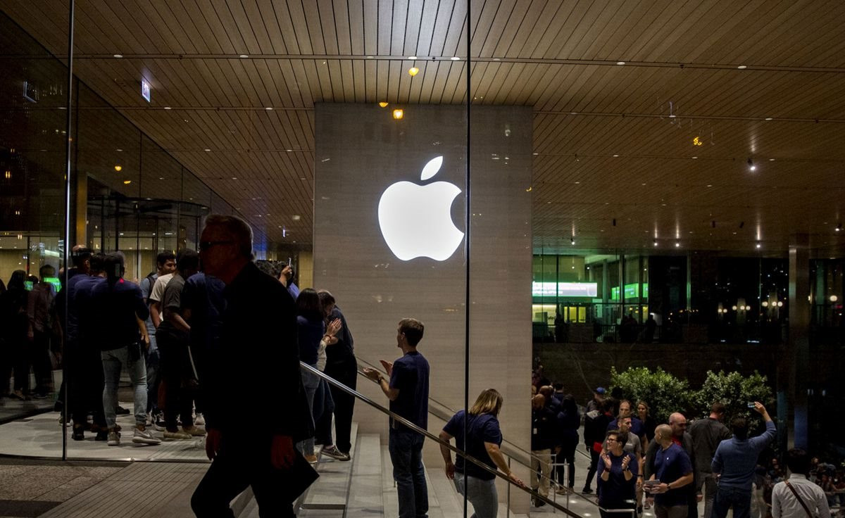 Apple có thể mất 1 tỷ USD mỗi tuần vì iPhone - Ảnh 2.