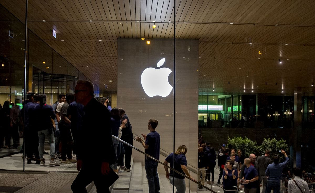 Apple có thể mất 1 tỷ USD mỗi tuần vì iPhone - Ảnh 2. Apple có thể mất 1 tỷ USD mỗi tuần vì iPhone - Ảnh 2.