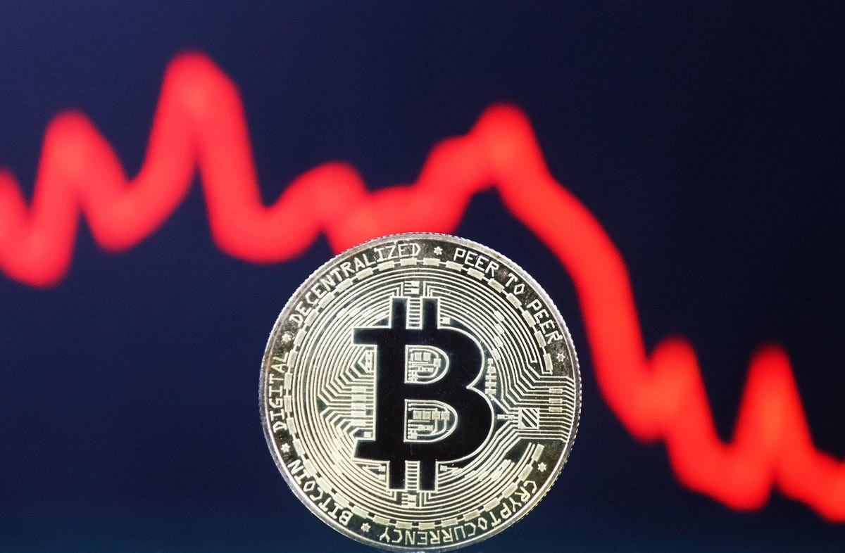 Bitcoin lập đáy mới sau hàng loạt tin xấu của thị trường tiền điện tử
