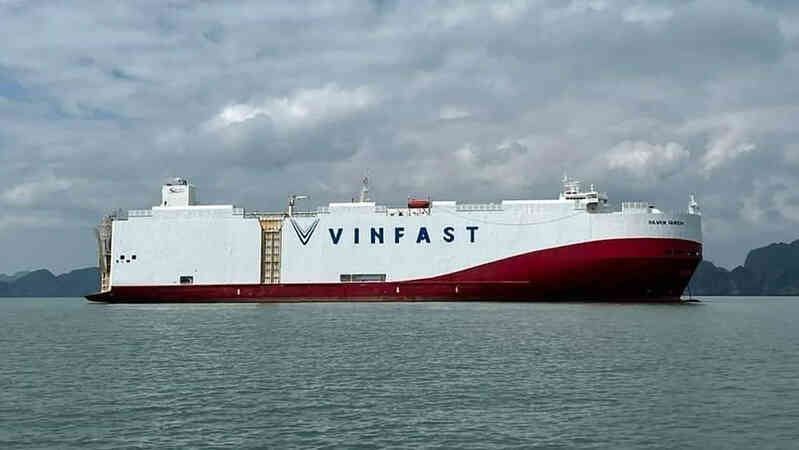 Hình ảnh dàn xe điện VinFast xếp hàng tại cảng Hải Phòng chờ lên tàu sang Mỹ - Ảnh 5. Hình ảnh dàn xe điện VinFast xếp hàng tại cảng Hải Phòng chờ lên tàu sang Mỹ - Ảnh 5.